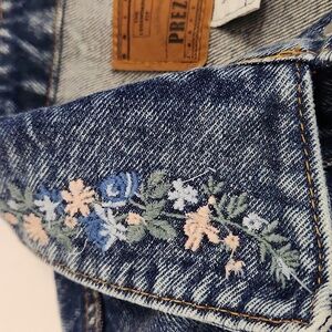 Prezzia Vintage 80's Jean Jacket. Size M